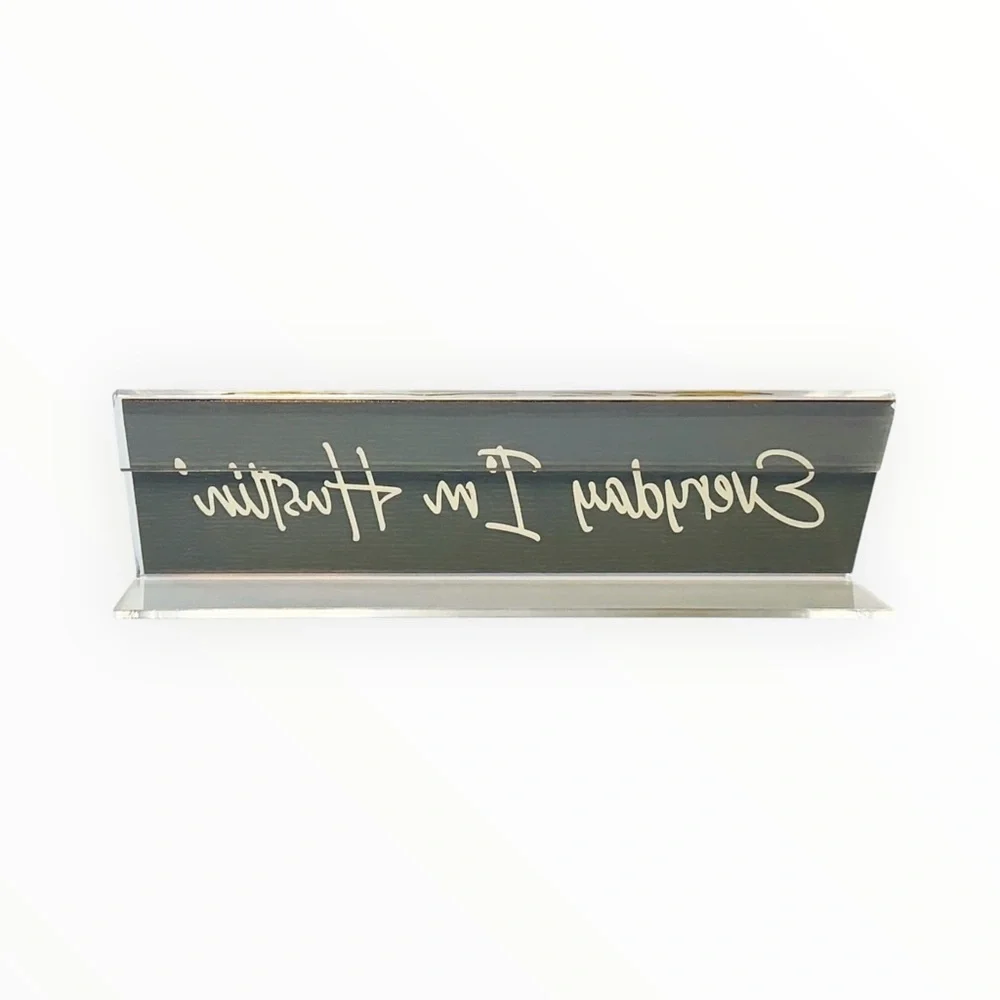 Metallic Gold Transparent Desk Nameplate | Everyday I’m Hustlin’ | EVERY POSHER! - Picture 2 of 3